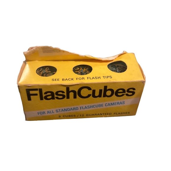 Vtg Lot FlashCubes Magicubes Hi Power FlashCubes GE Sylvania - Picture 4 of 5